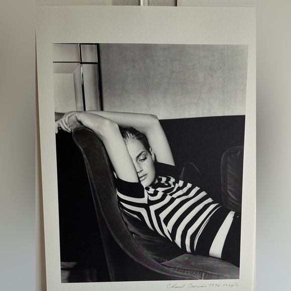 CHANEL Cruise Collection 1996-1997 Vintage Large Catalog Photos ByKarl Lagerfeld - Picture 10 of 15